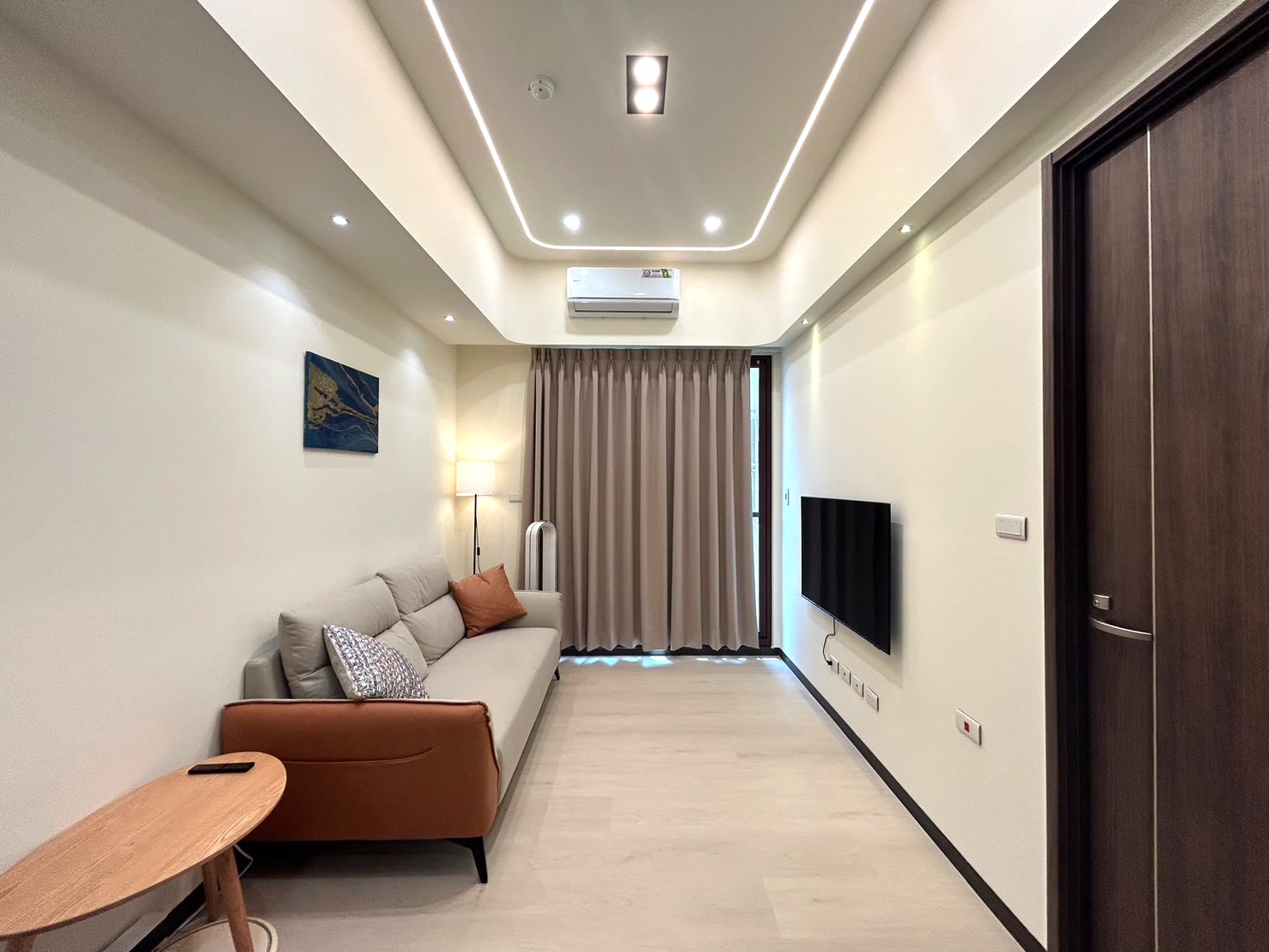 九揚華威一房含車位.一卡皮箱入住